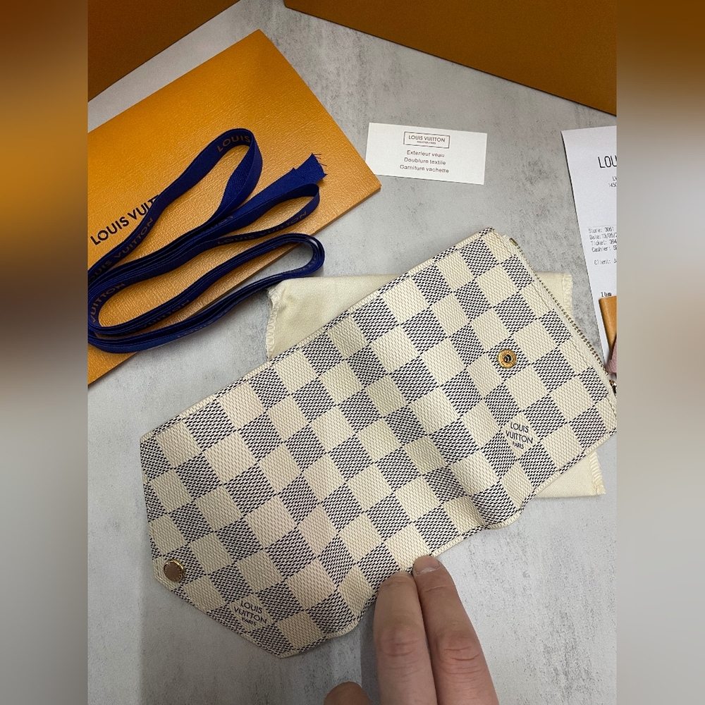 Louis Vuitton Victorine Wallet - Picture 10 of 14